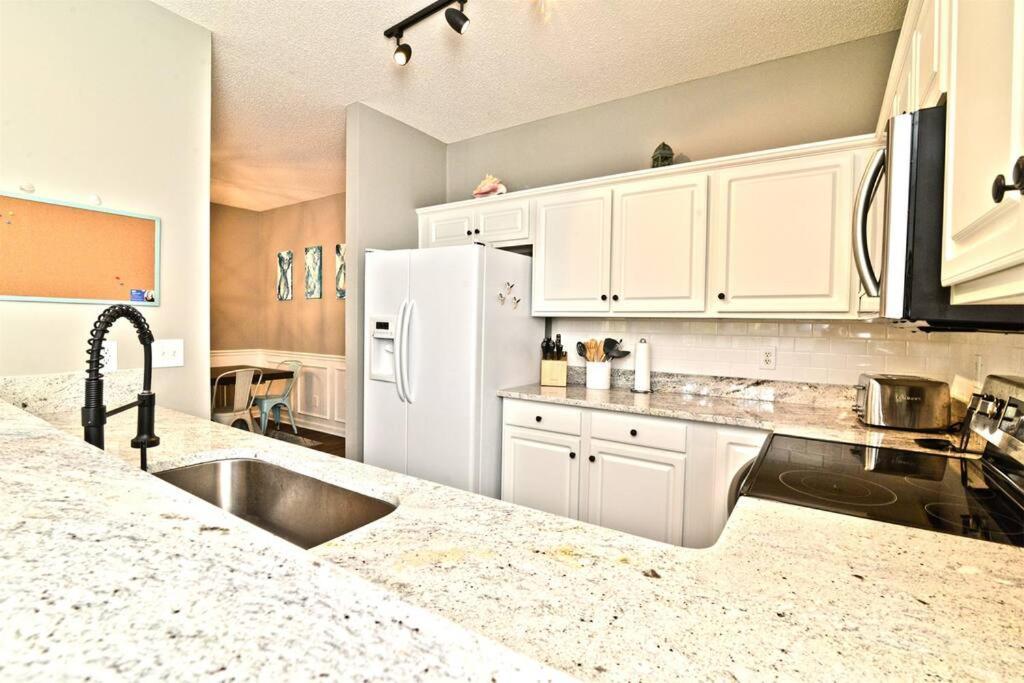 All New Luxury Beach Retreat 1 Mile To Beach W Pool Myrtle Beach Bagian luar foto